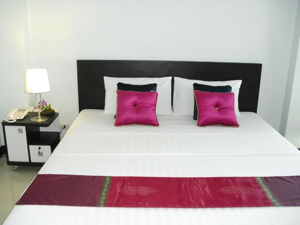 Raya Rawai Place Room photo